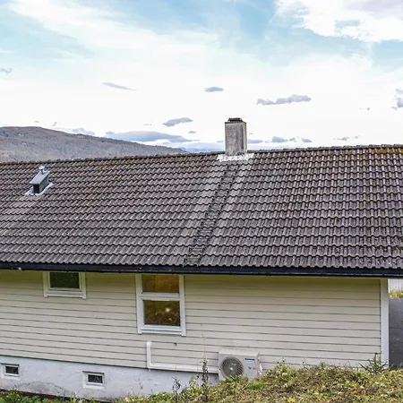 Holiday home 4 Bedroom Lovely In Strandebarm