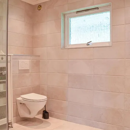 4 Bedroom Lovely In * Strandebarm